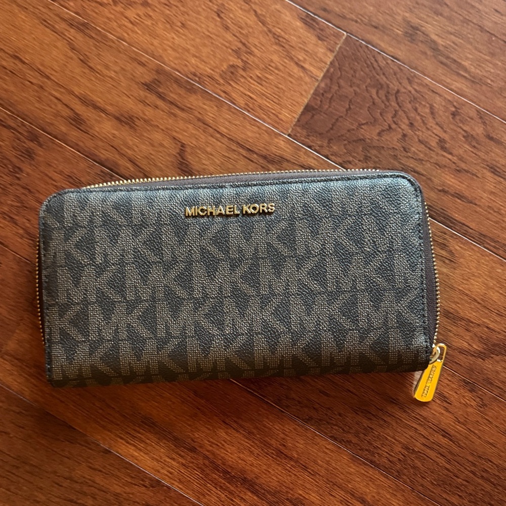 Michael Kors XL  Brown Logo Zip Wallet with Gold Hardware